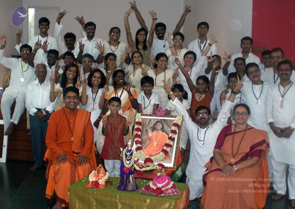 20100815_Photo_1009_17-the-group-in-a-jubiliant-mood_CMP_WM